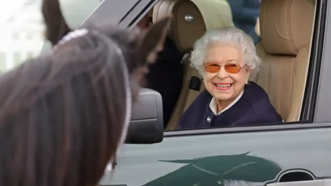 regina elisabetta al Royal Windsor